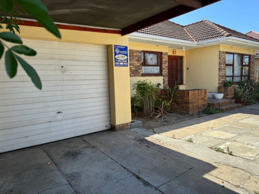 4 Bedroom Property for Sale in Glenlilly Western Cape